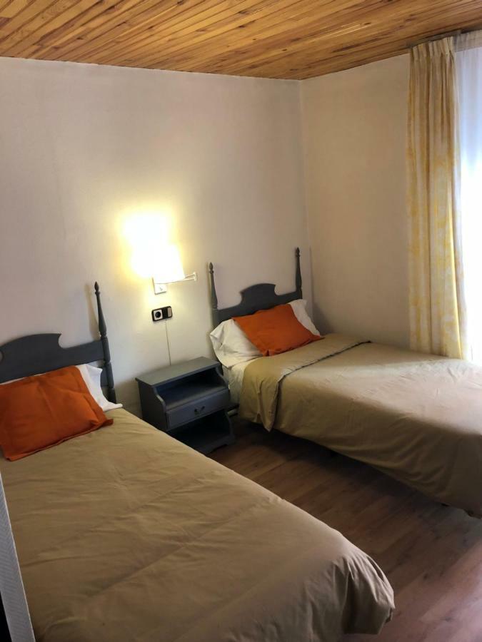 Hostal Di Verena Puigcerda Ngoại thất bức ảnh
