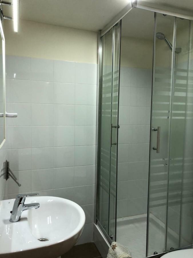 Hostal Di Verena Puigcerda Ngoại thất bức ảnh