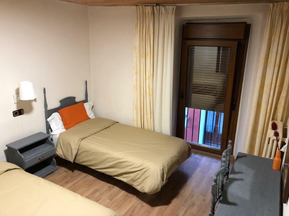 Hostal Di Verena Puigcerda Ngoại thất bức ảnh
