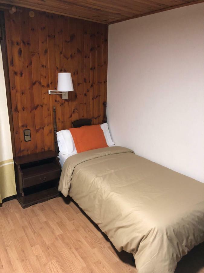 Hostal Di Verena Puigcerda Ngoại thất bức ảnh