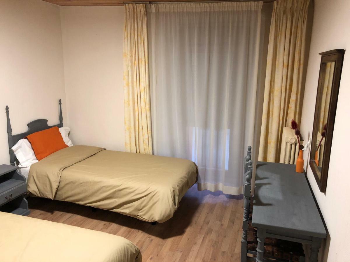 Hostal Di Verena Puigcerda Ngoại thất bức ảnh
