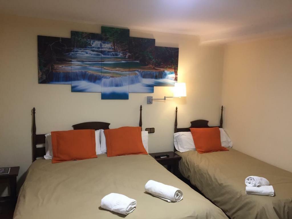 Hostal Di Verena Puigcerda Ngoại thất bức ảnh