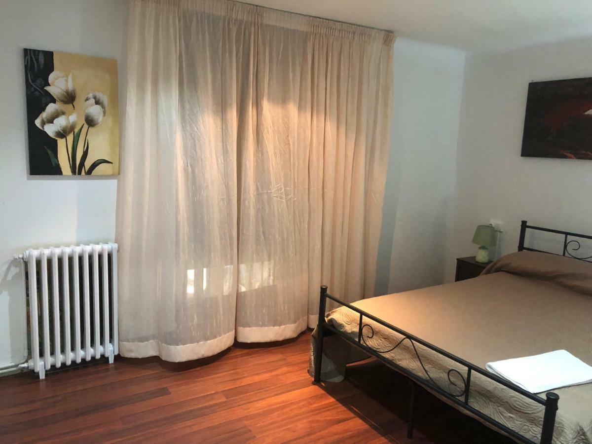 Hostal Di Verena Puigcerda Ngoại thất bức ảnh