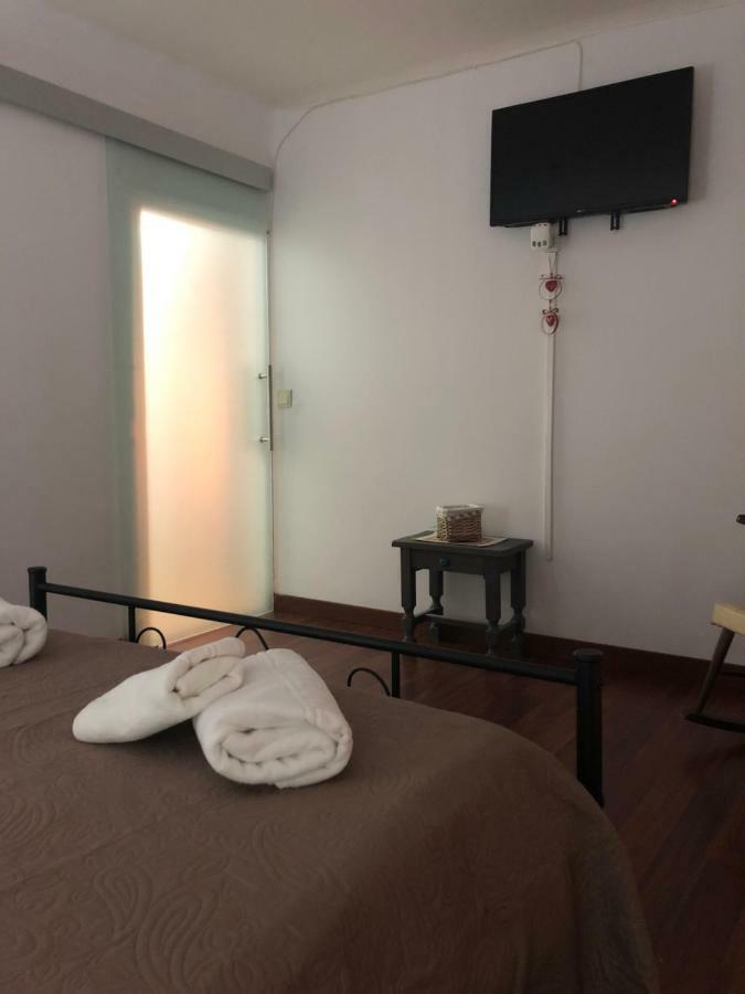 Hostal Di Verena Puigcerda Ngoại thất bức ảnh